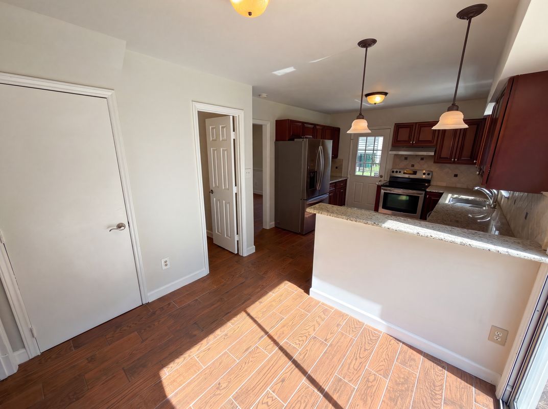 Photo 14 of 19 of 8909 Danson Dr, Charlotte, NC