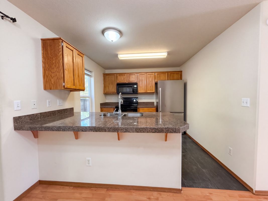 Property photo 3 of 17475 SW Eirwen St