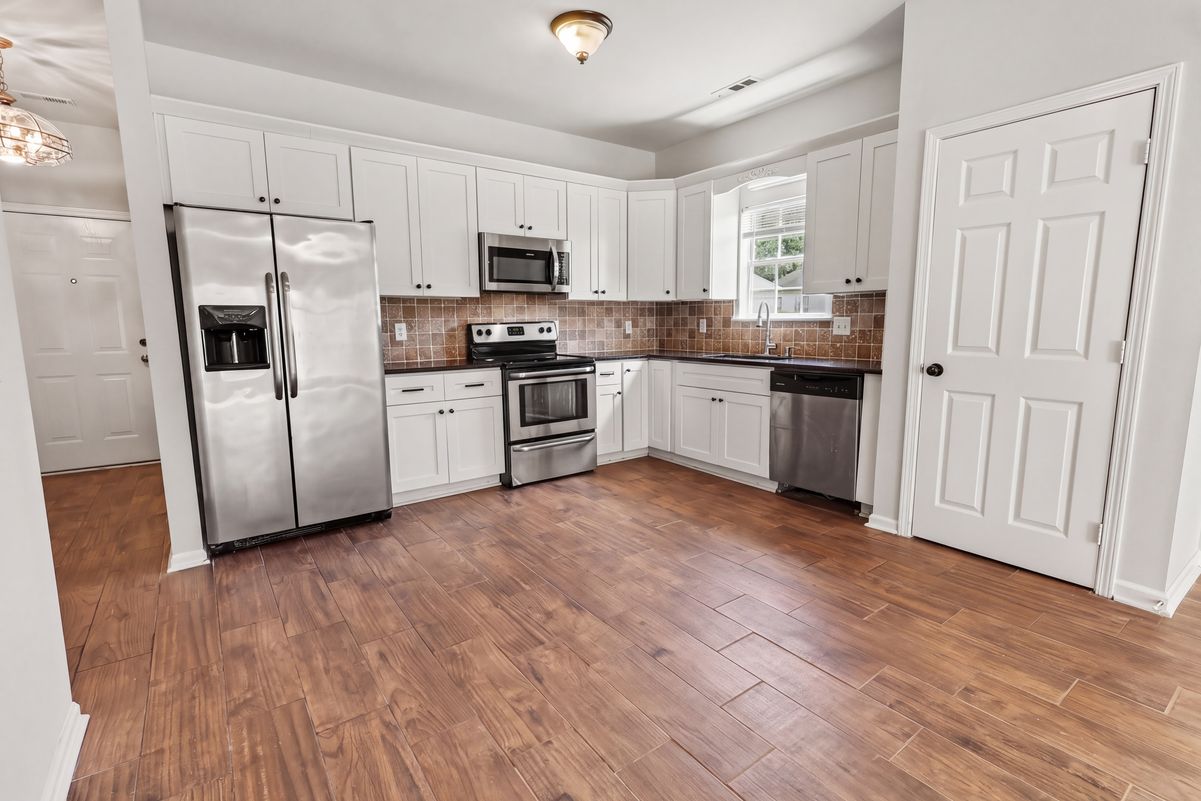 Property photo 3 of 4282 Candle Brook Ln
