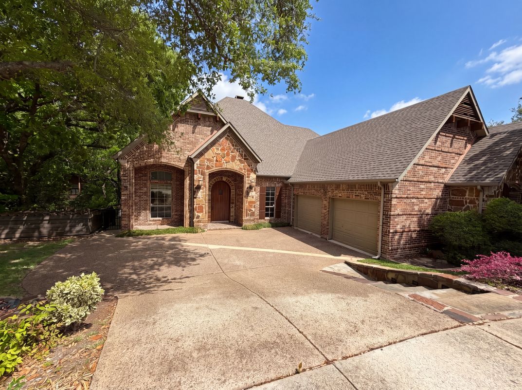 Property photo 1 of 1309 Winding Brook Dr