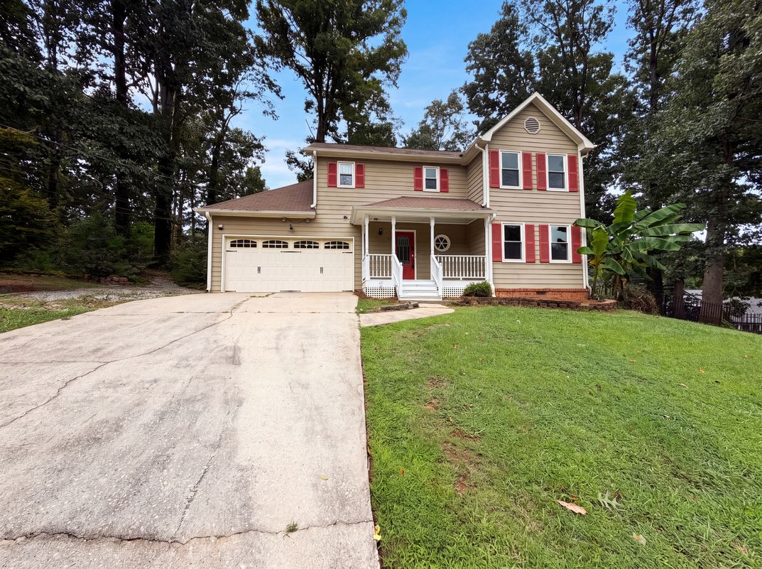 Property photo 1 of 215 Arbour Run
