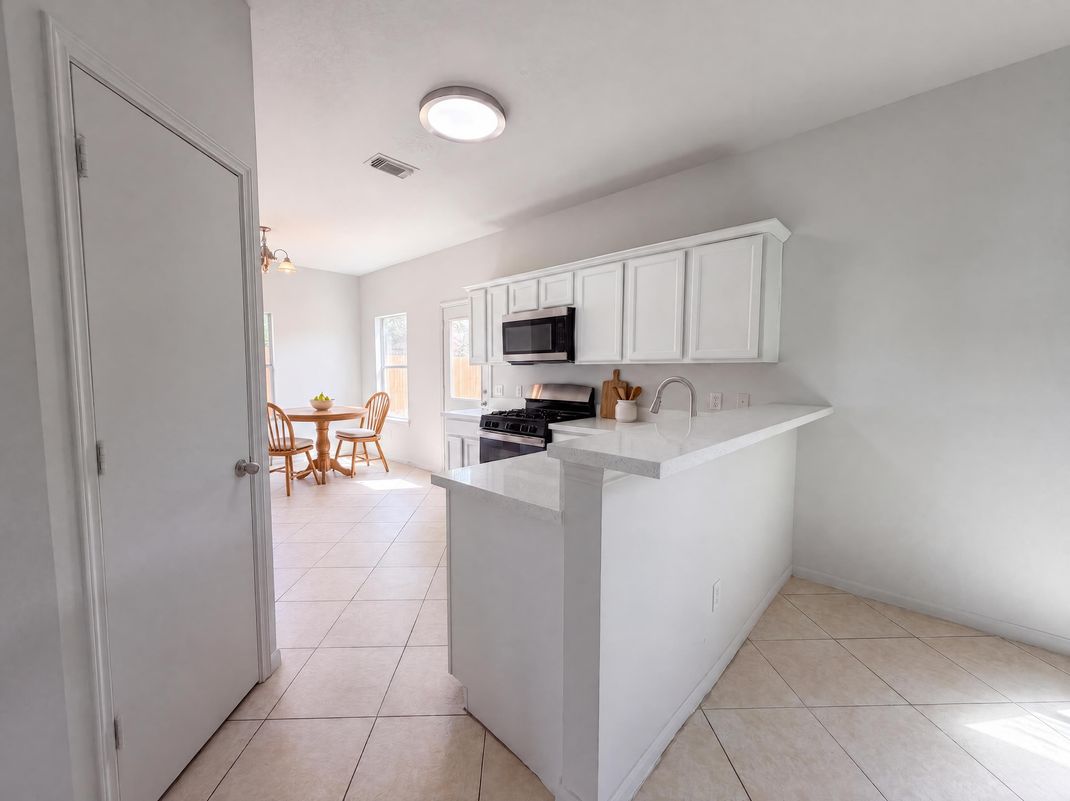 Property photo 2 of 3911 Teal Vista Ct