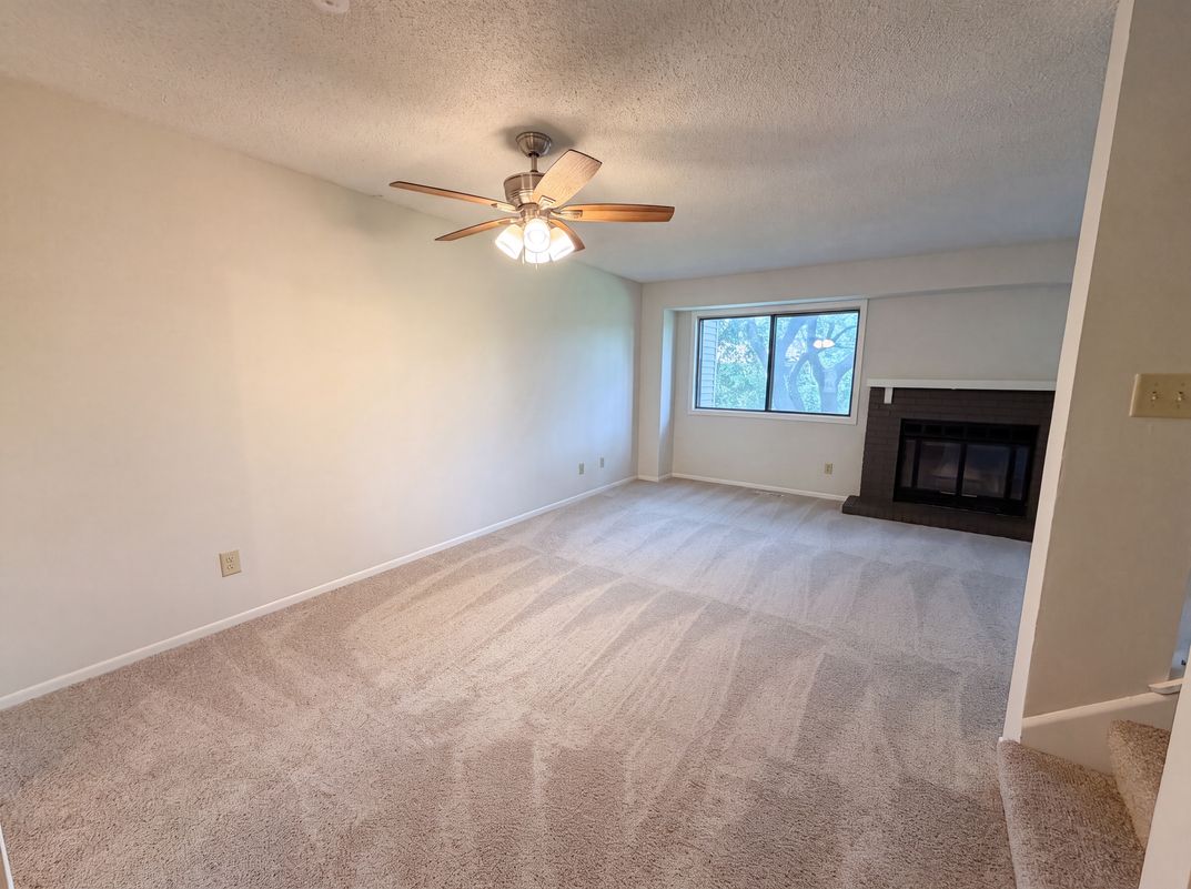 Property photo 3 of 201 Bridlewood Dr