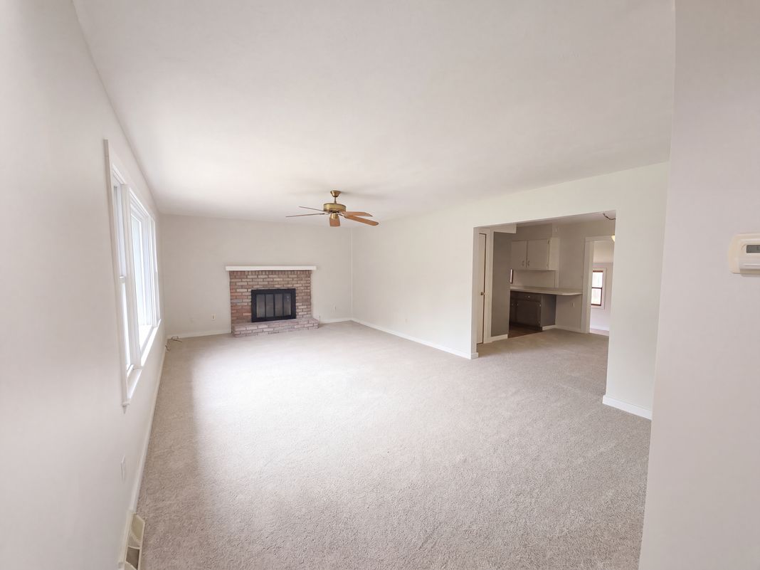 Property photo 3 of 211 Roshon Dr