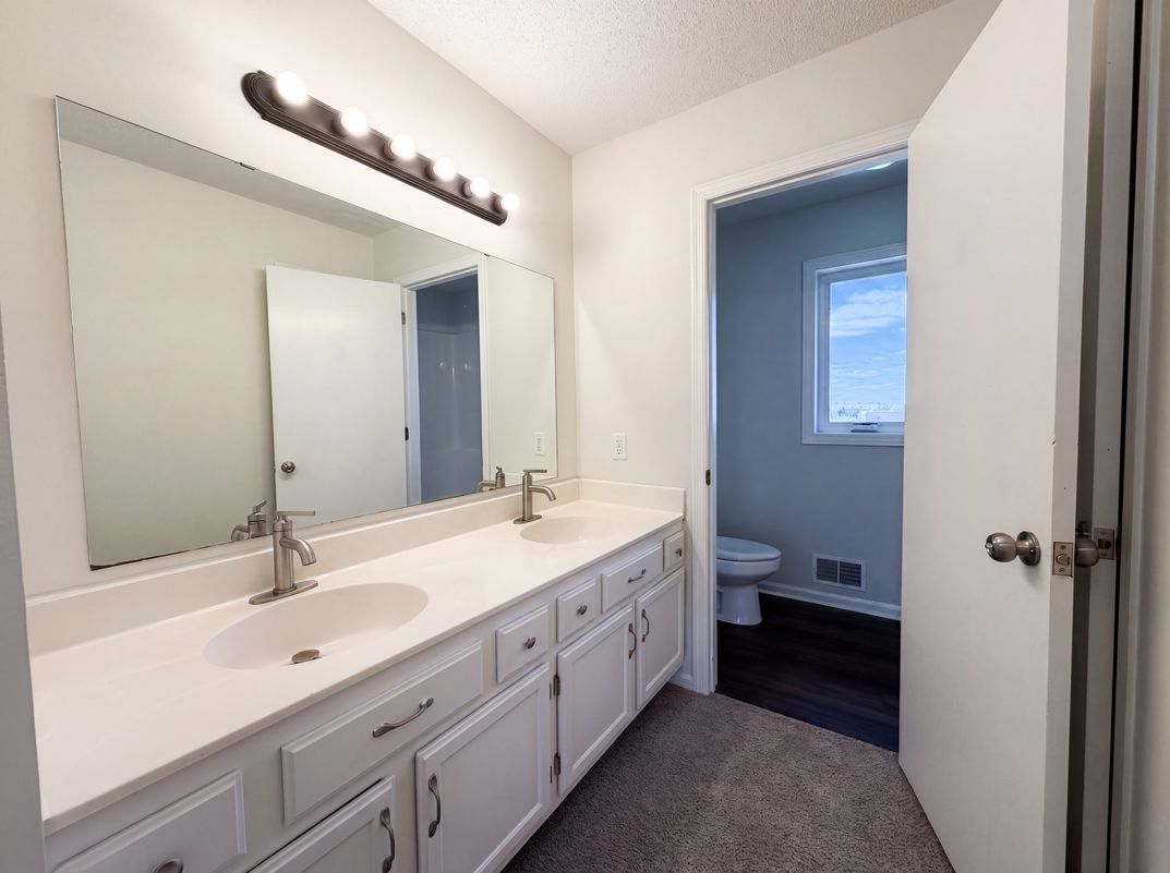 Photo 17 of 25 of 9429 Harkness Ave S, Cottage Grove, MN