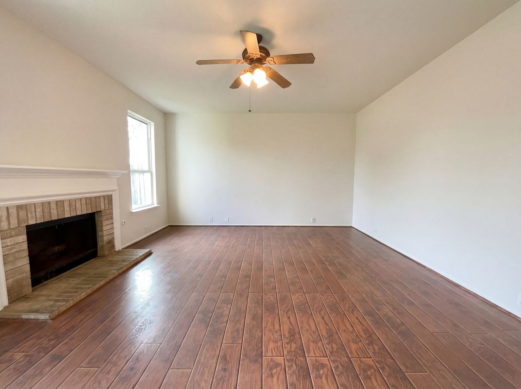Property photo 3 of 11919 Leaf Oak Dr