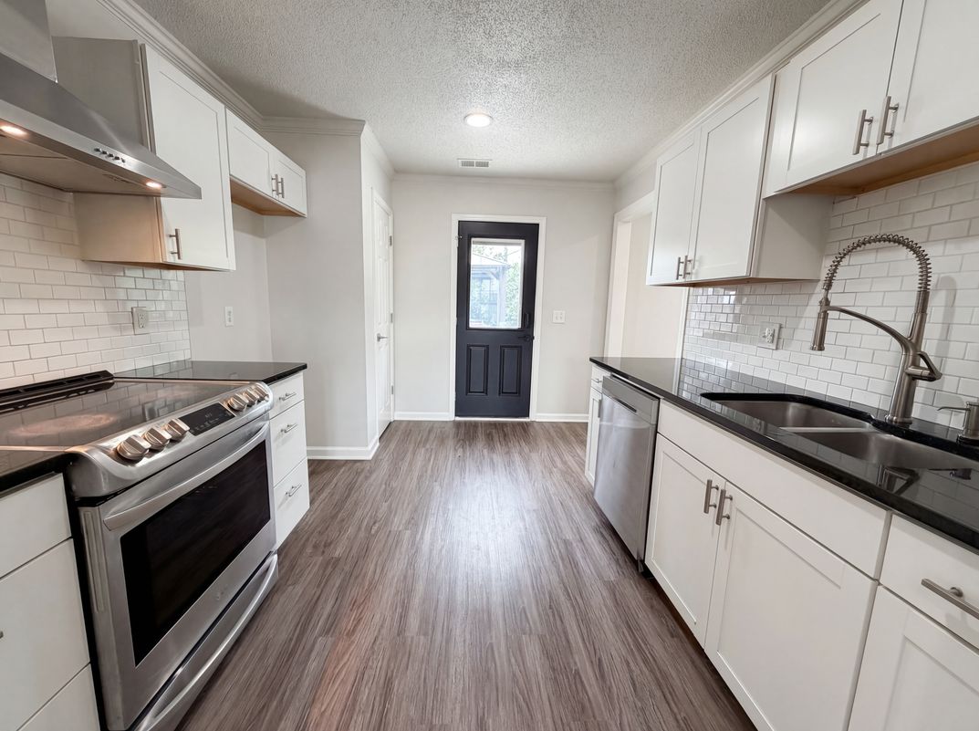Property photo 2 of 12 Finch Wood Dr