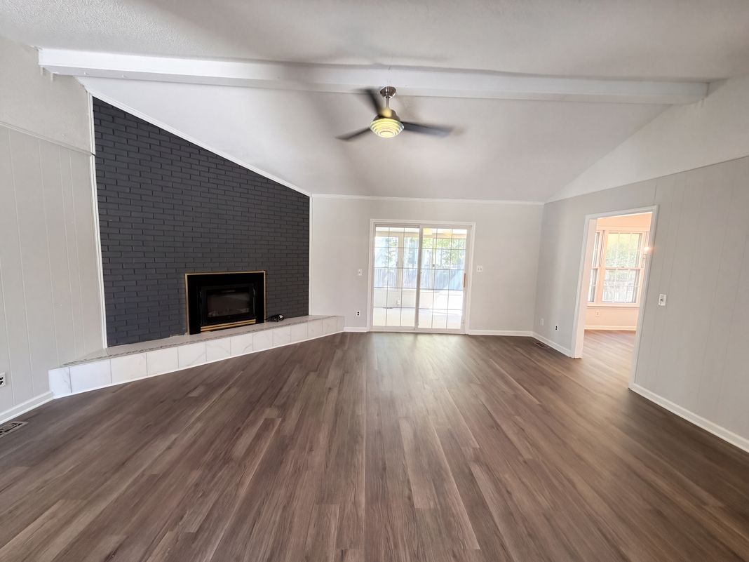 Property photo 3 of 148 Whitwood Cir