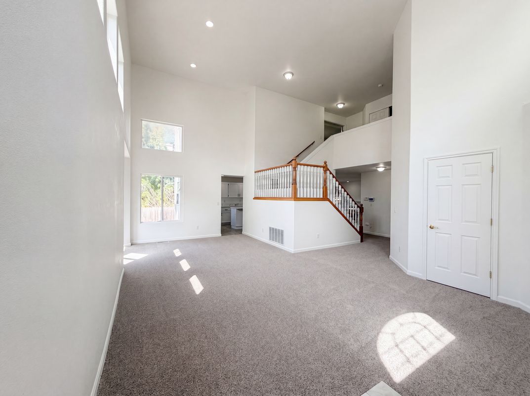 Photo 3 of 27 of 451 NW Yosemite Ter, Beaverton, OR