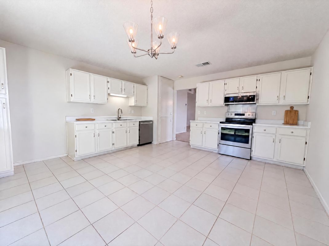 Property photo 2 of 6714 Country Swan