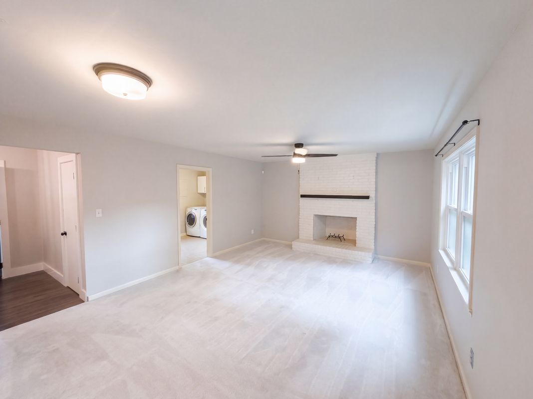 Property photo 3 of 2220 Hillock Dr