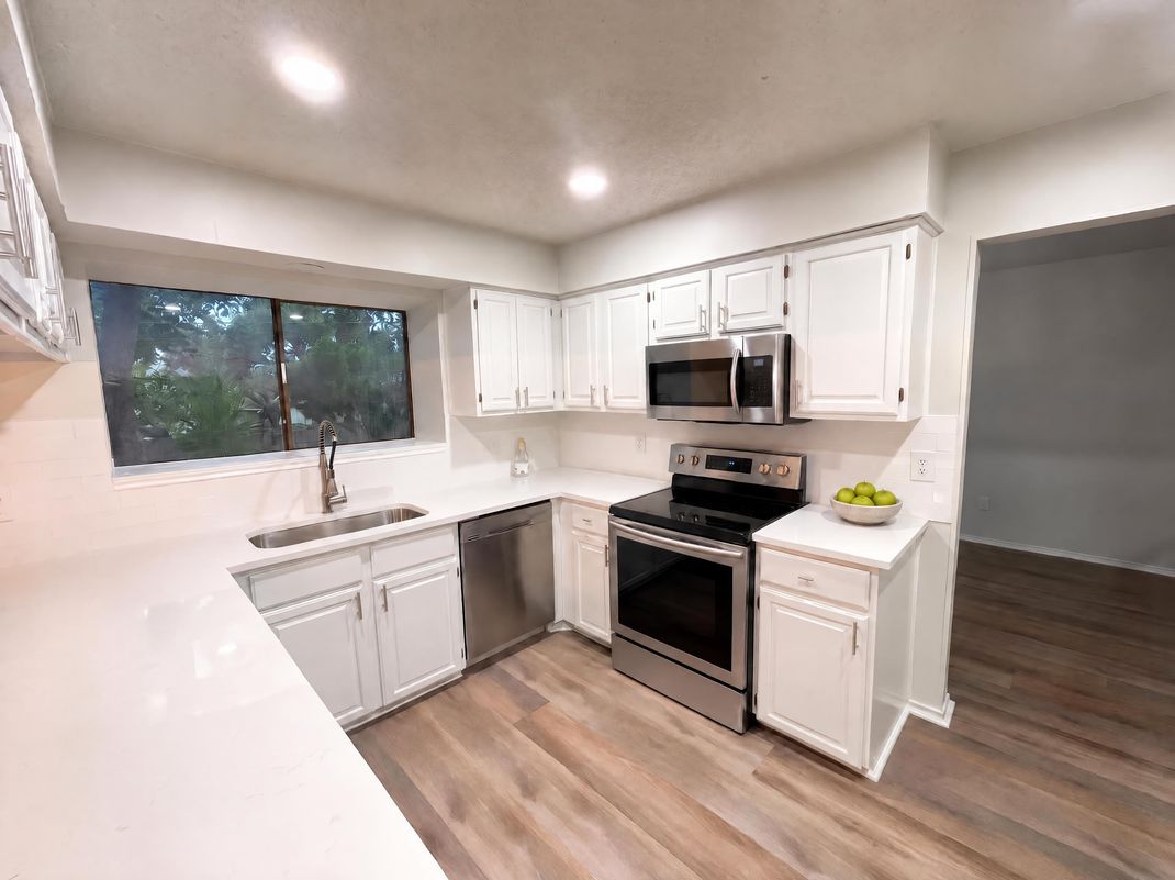Property photo 2 of 7724 Benbrook