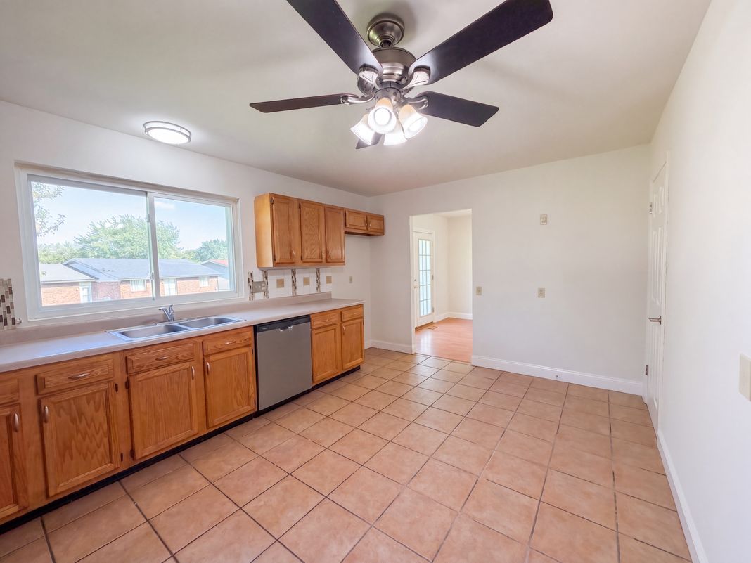 Property photo 2 of 12132 Jerries Ln