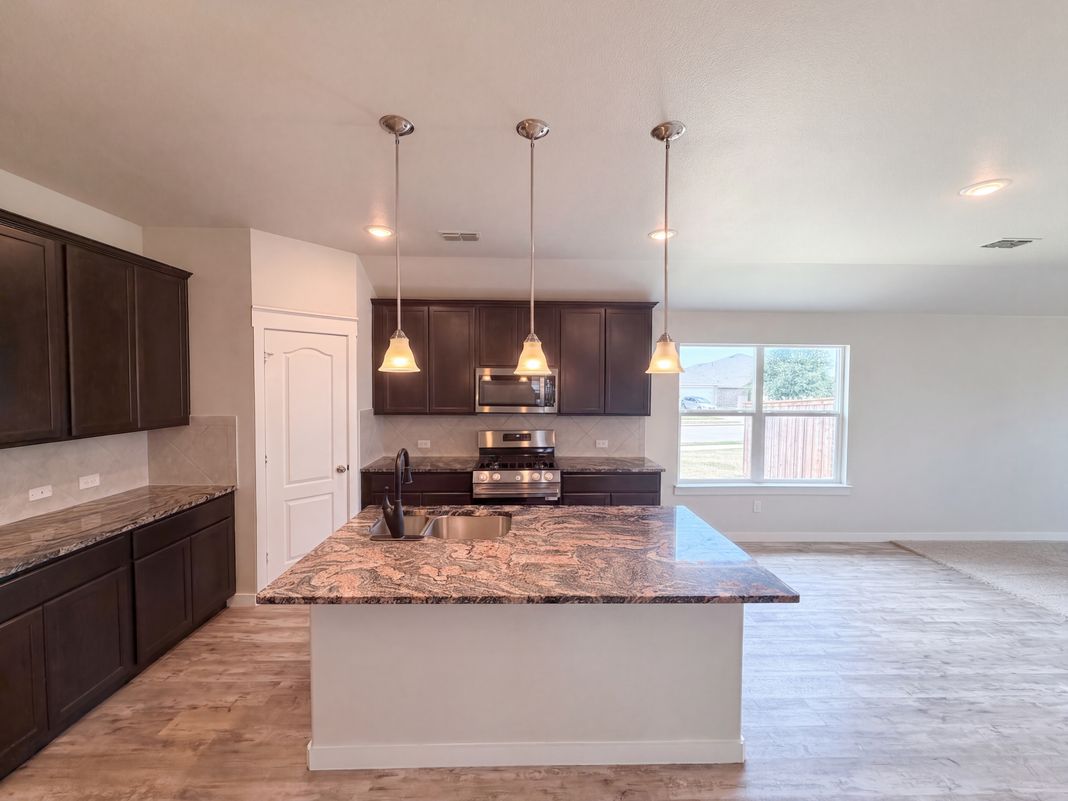 Property photo 2 of 8956 Devonshire Dr