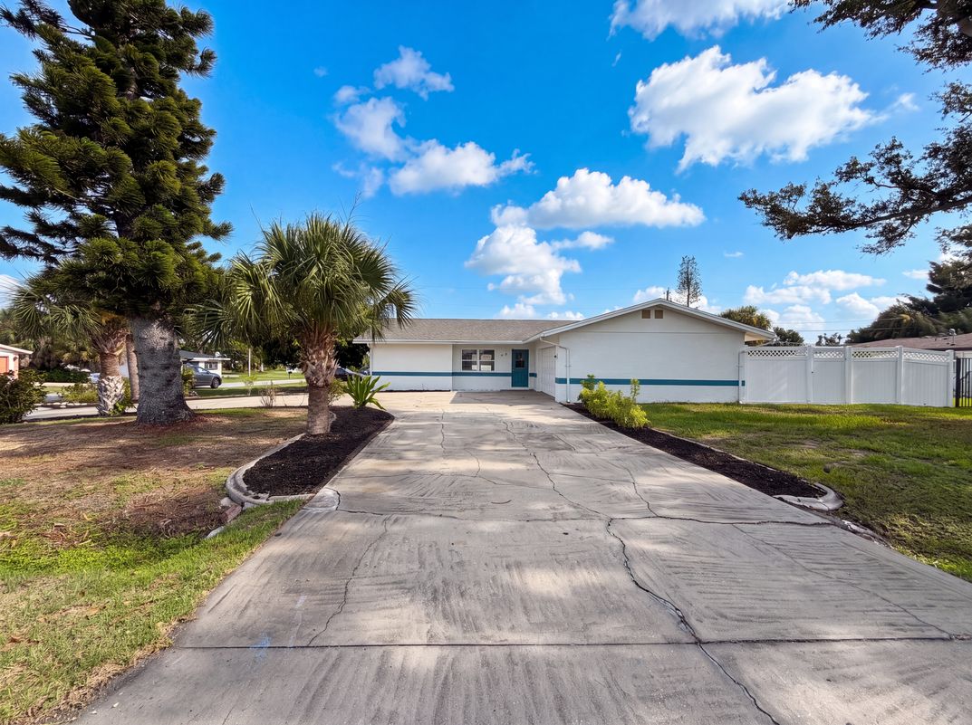 Property photo 1 of 1672 Jupiter Rd