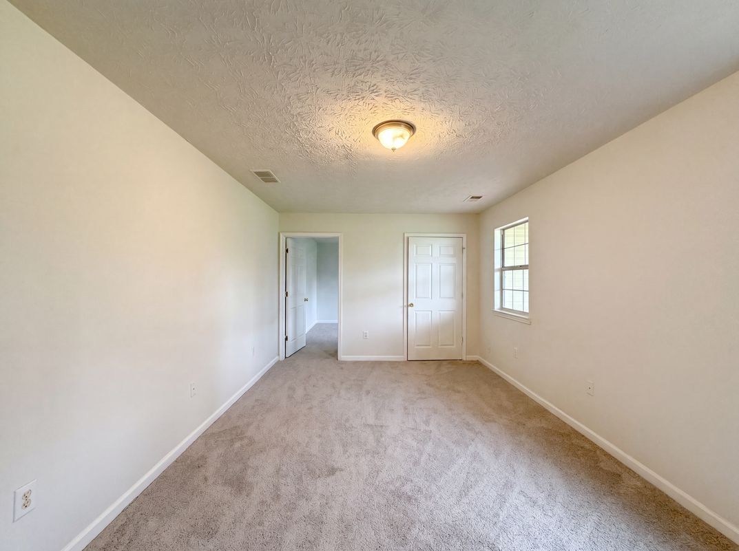 Photo 14 of 32 of 5355 Queen Ester Ct, Ellenwood, GA