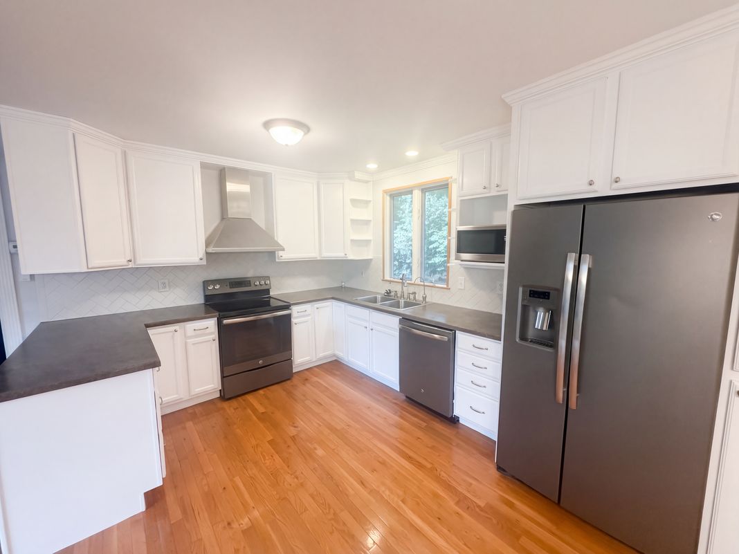 Property photo 2 of 6908 Laurdane Rd