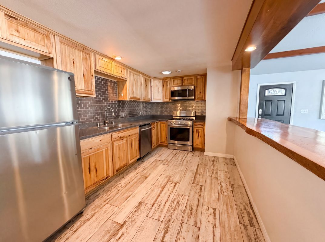 Property photo 2 of 317 Wren Dr