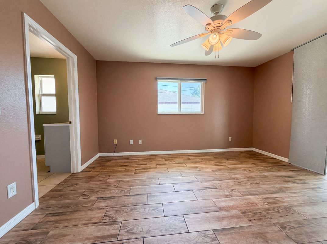 Property photo 3 of 102 SE 43rd Ln