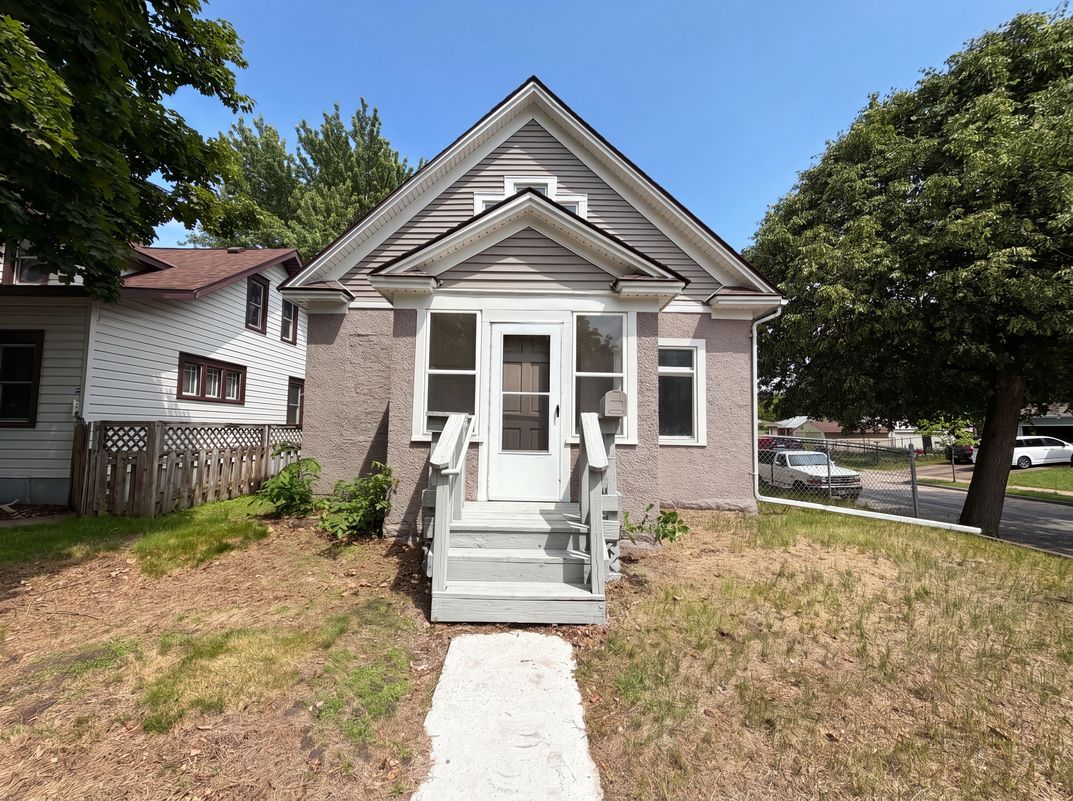 Property photo 1 of 5200 Camden Ave N