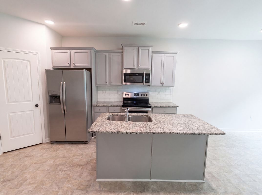 Property photo 2 of 5053 Pioneer Pkwy