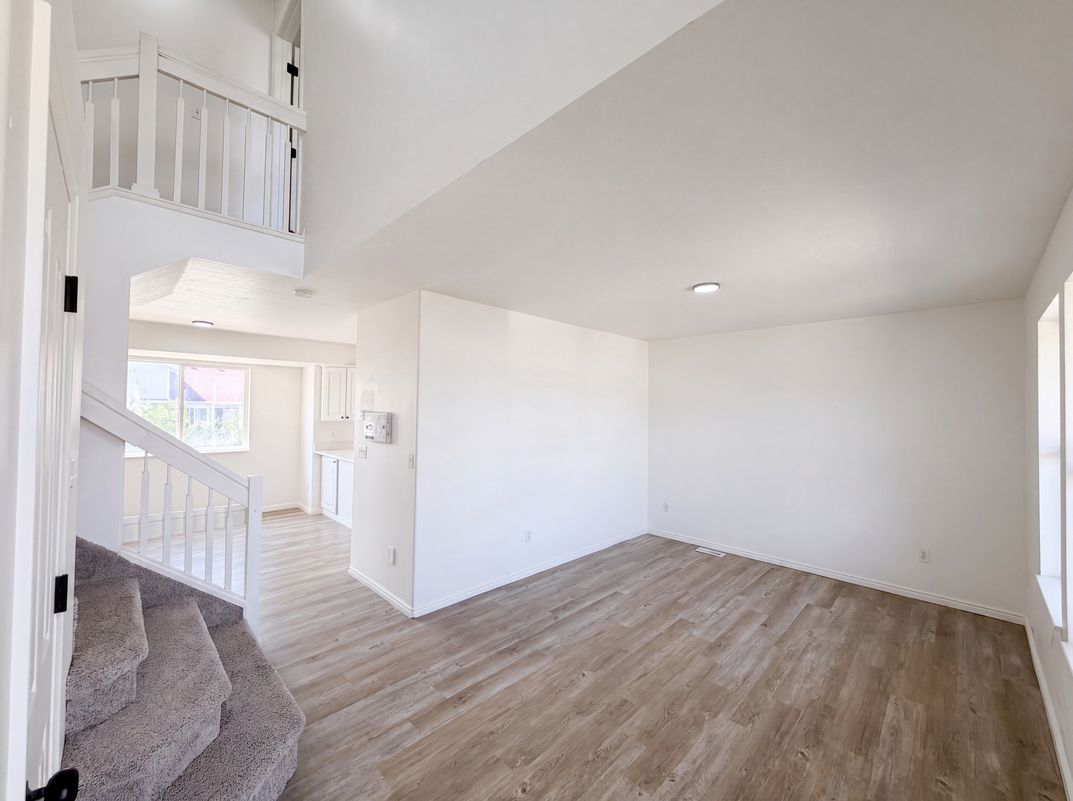 Property photo 3 of 1443 W 3605 S