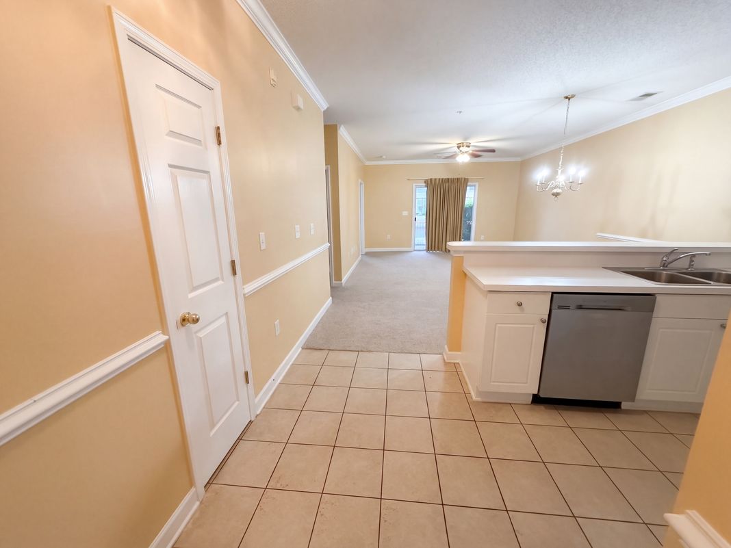 Property photo 2 of 6253 Catalina Dr Unit 212