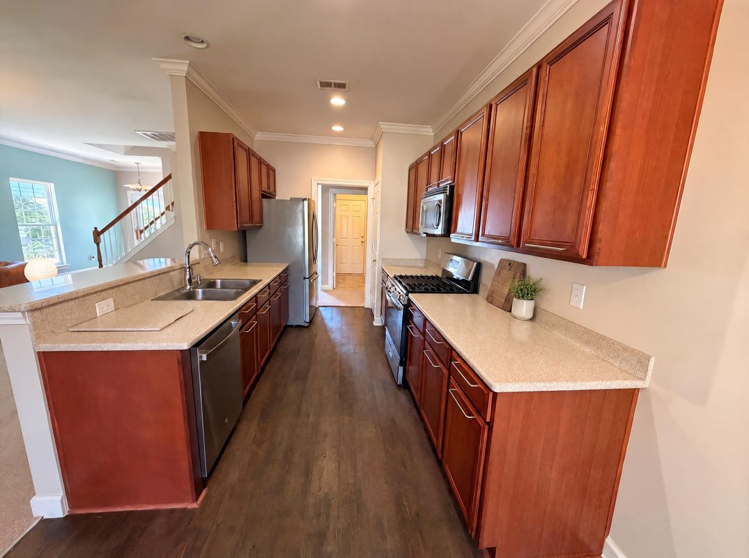 Property photo 2 of 116 Stonemill Ct