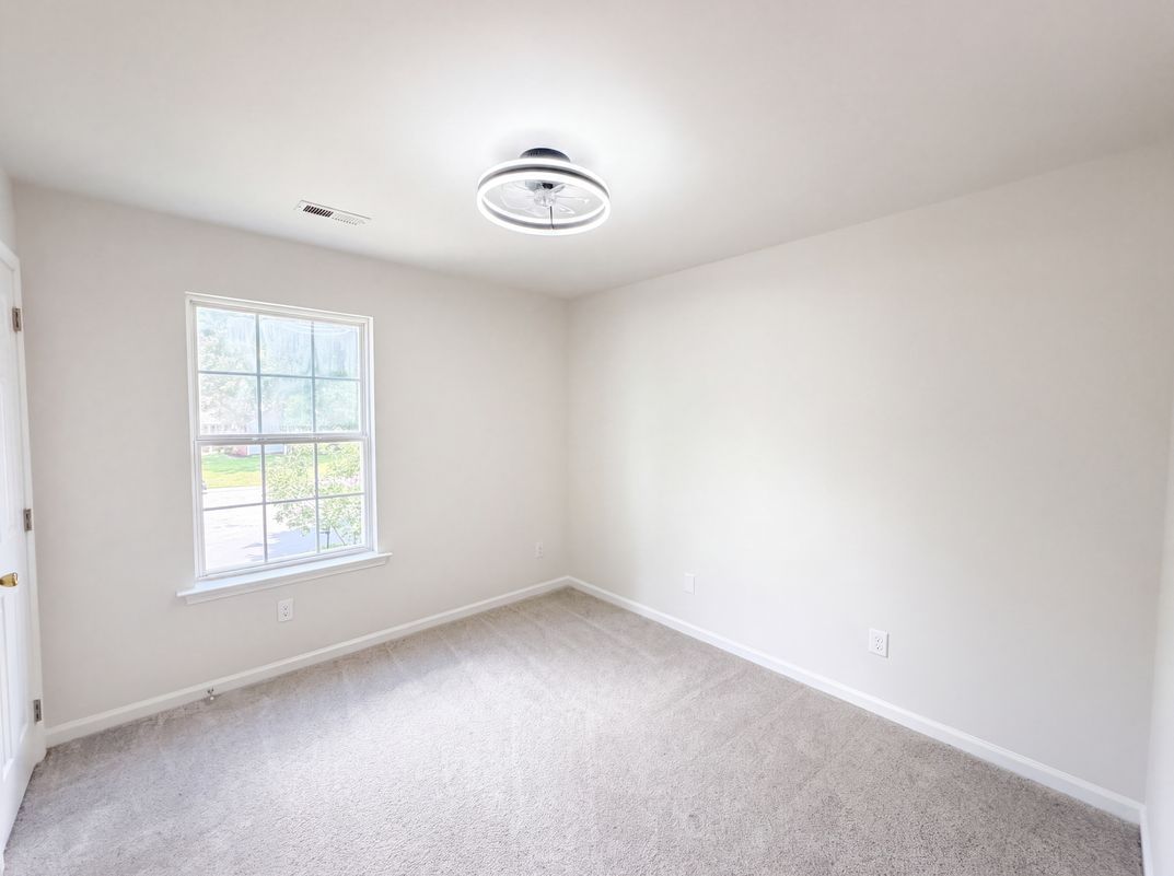 Photo 10 of 22 of 14542 Arbor Ridge Dr, Charlotte, NC