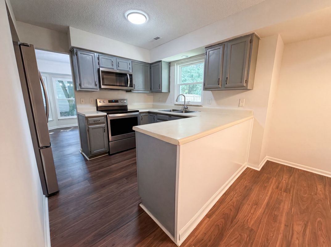 Property photo 2 of 133 Danzid Dr