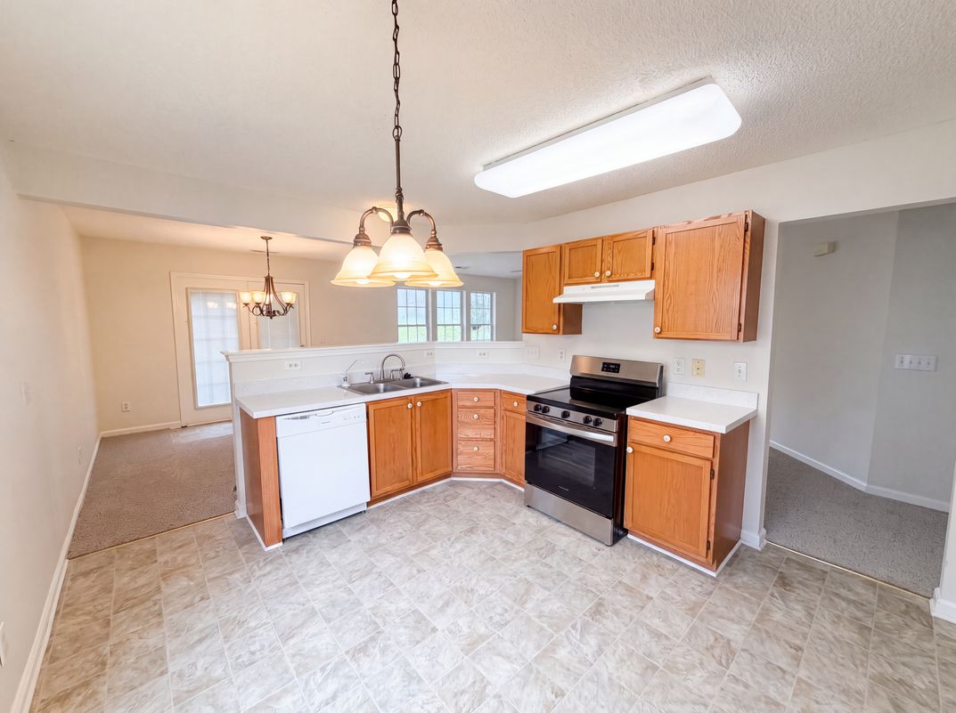 Property photo 2 of 311 Pebble Way
