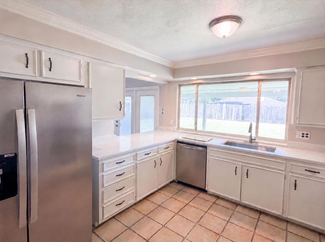 Property photo 2 of 1618 Woodcrest Ln