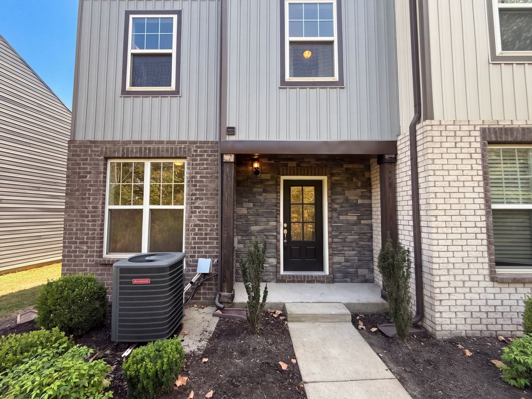 Property photo 1 of 139 Ramsden Ave