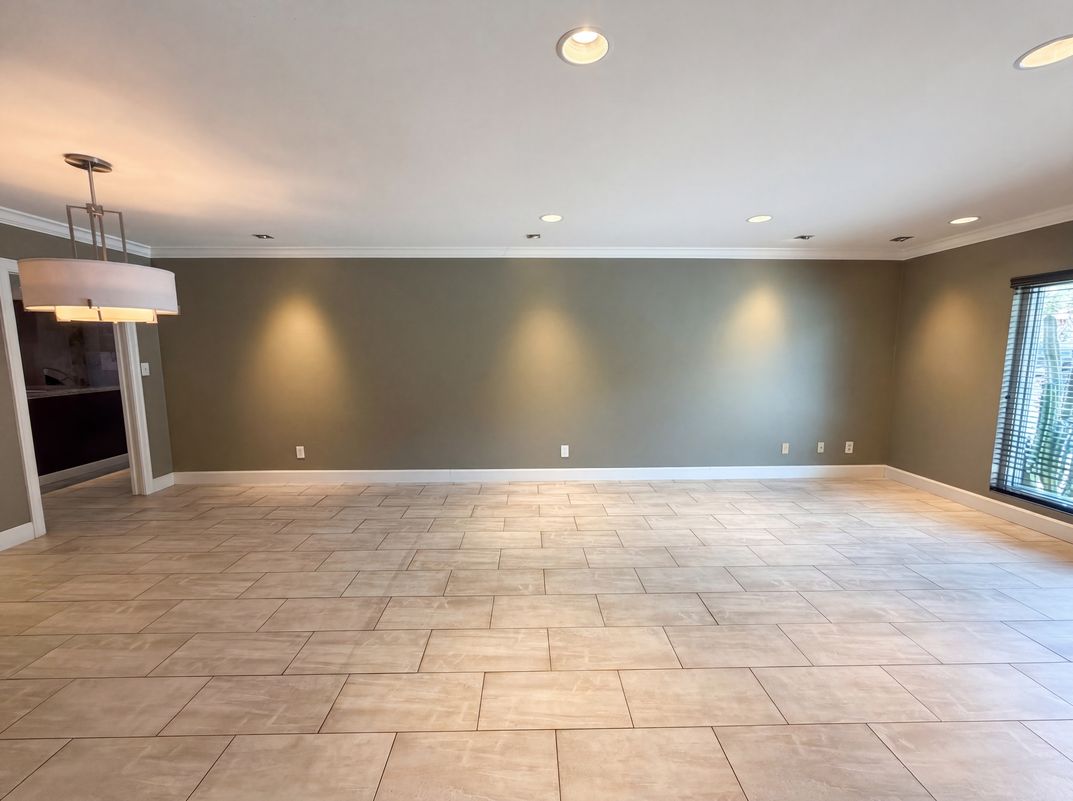 Property photo 3 of 2244 E Nicolet Ave