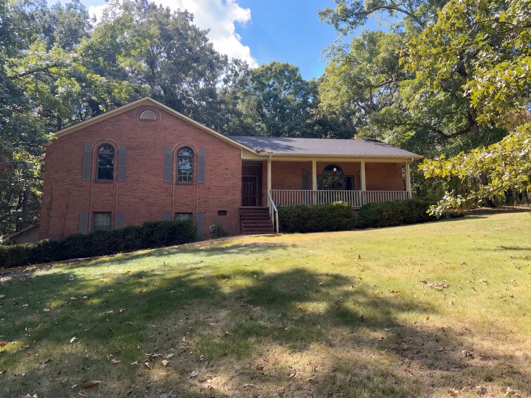 Property photo 1 of 675 Jenny St