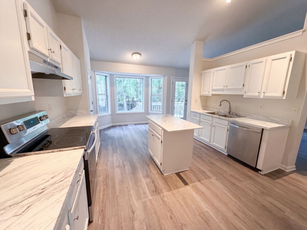 Property photo 2 of 21 Glenhawk Loop