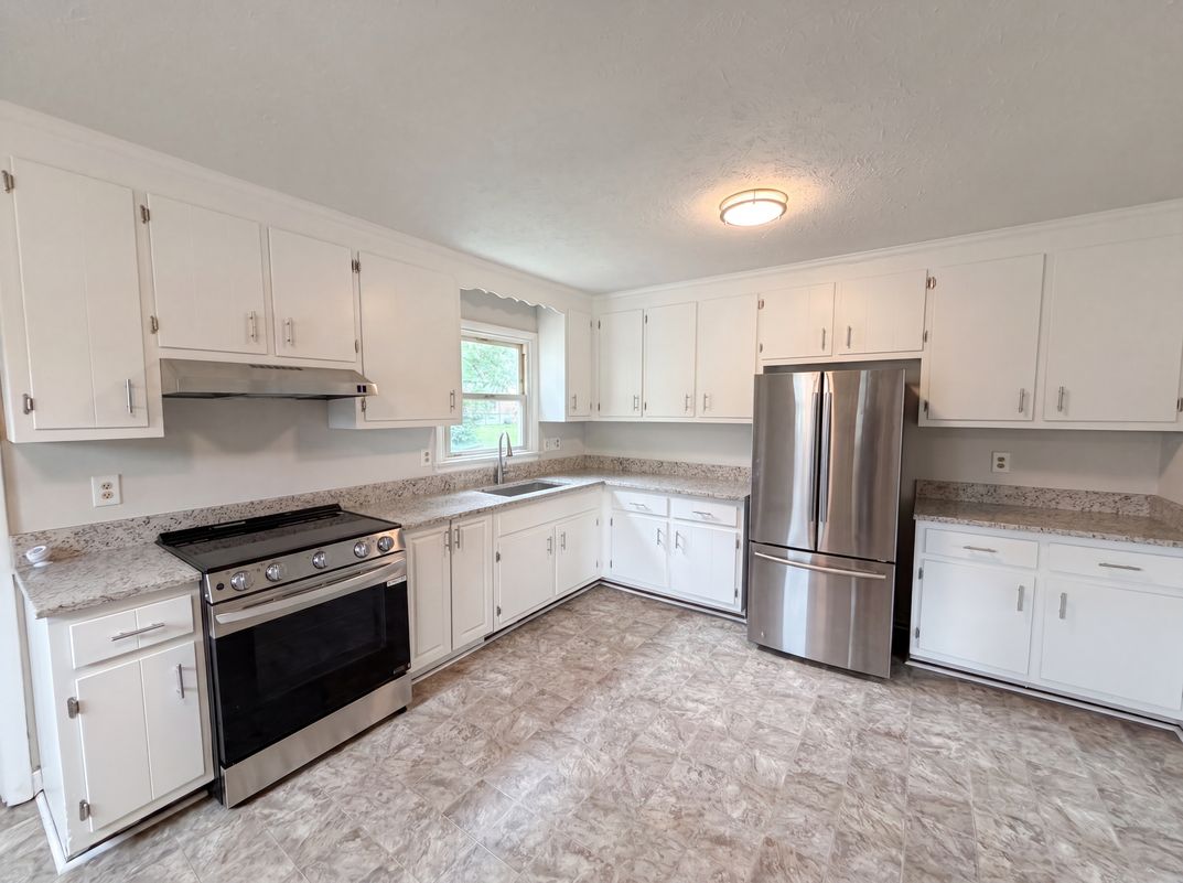 Property photo 2 of 7397 Shady Grove Rd