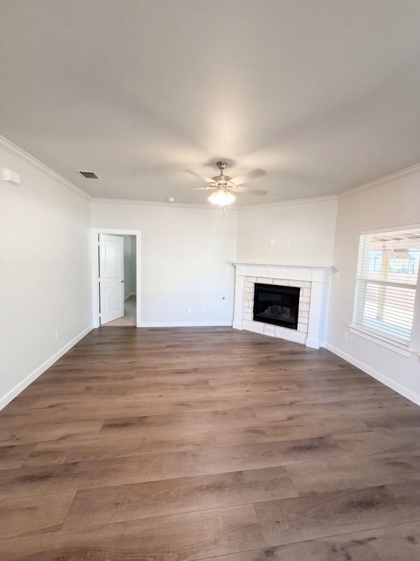 Property photo 3 of 402 N Race St