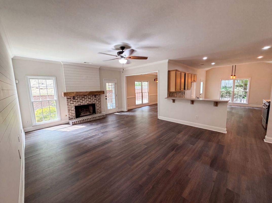 Property photo 3 of 8635 Amsbury Way
