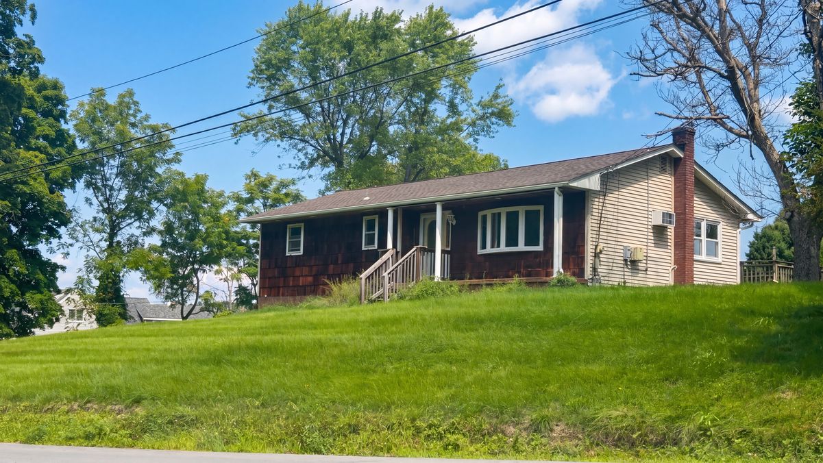 Property photo 2 of 53 W Ridge Rd