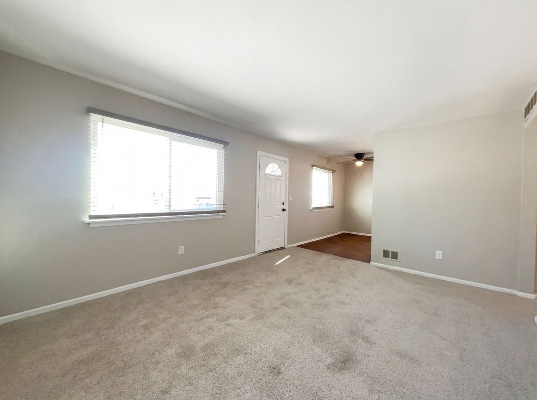 Property photo 3 of 7912 Pine St