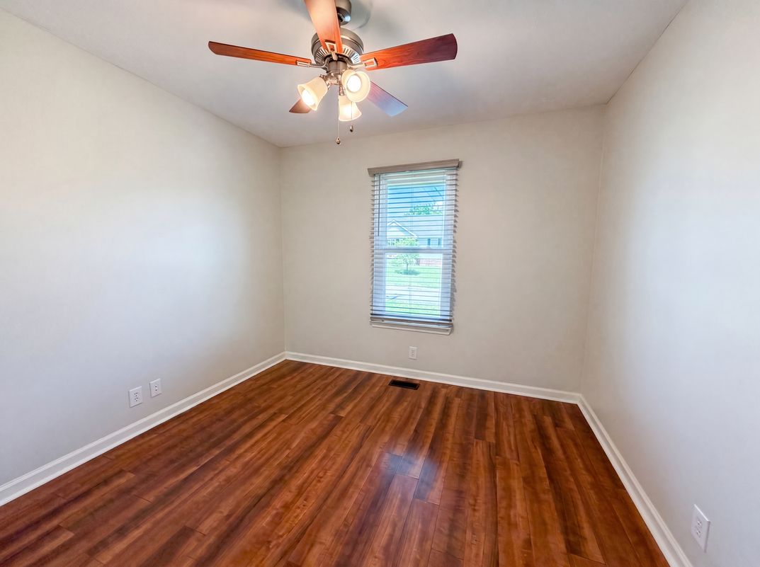 Photo 11 of 18 of 832 Stone Hedge Ct, Old Hickory, TN