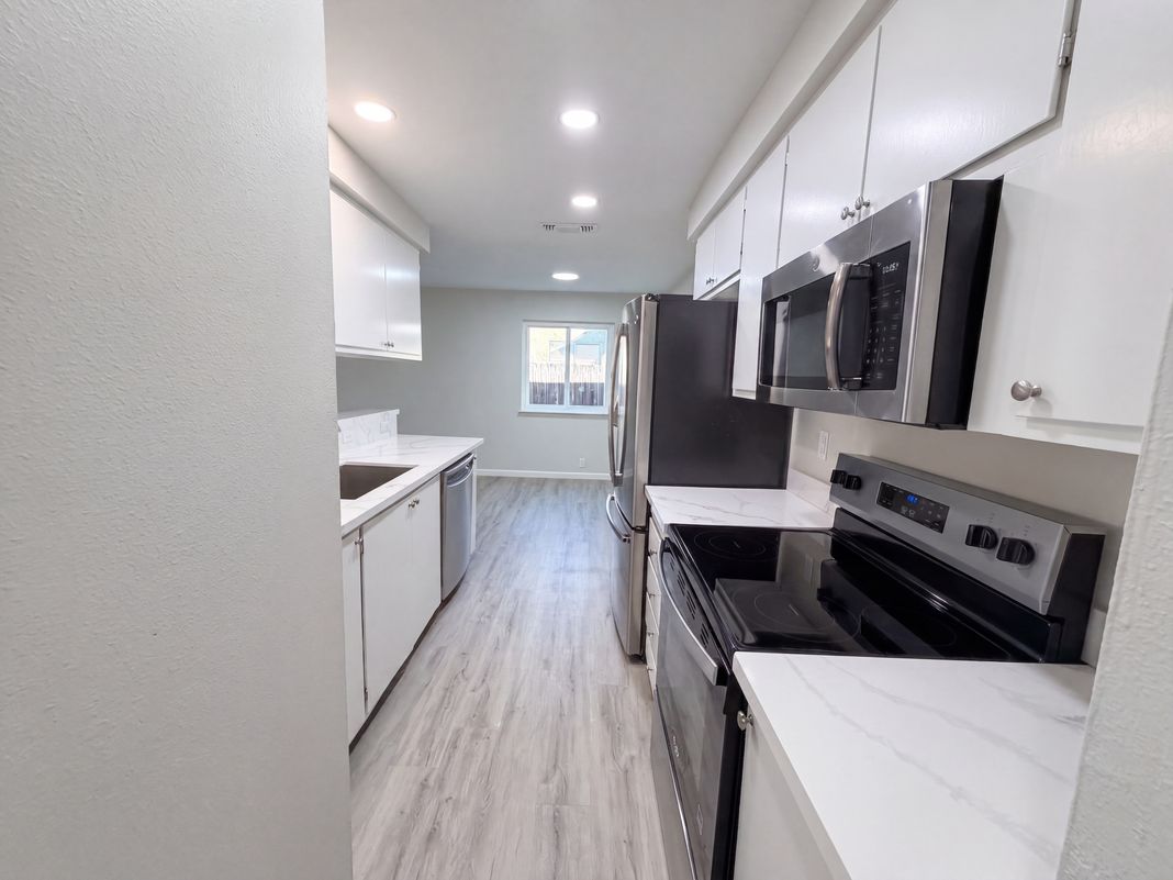 Property photo 2 of 3525 Astral Dr
