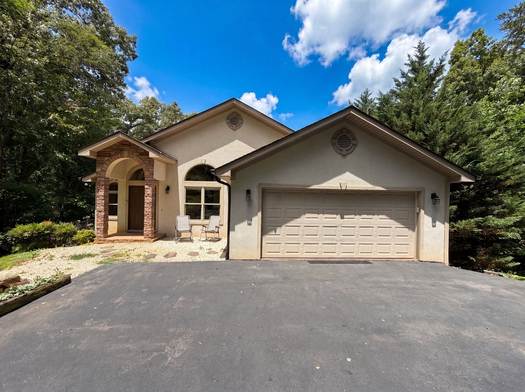 Property photo 1 of 630 Rockhouse Rd