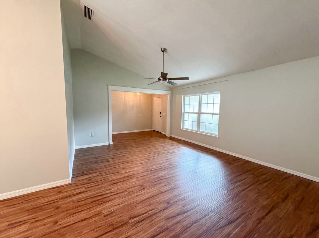 Property photo 3 of 546 Penns Neck Dr