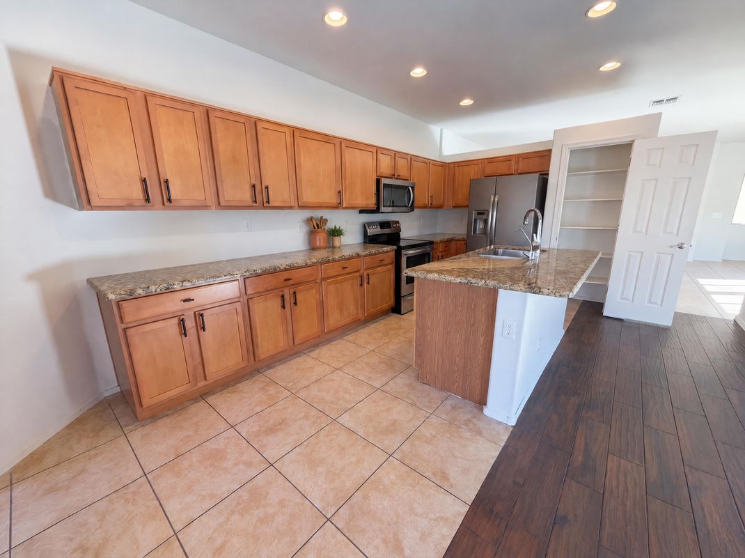 Property photo 2 of 25852 W Lynne Ln