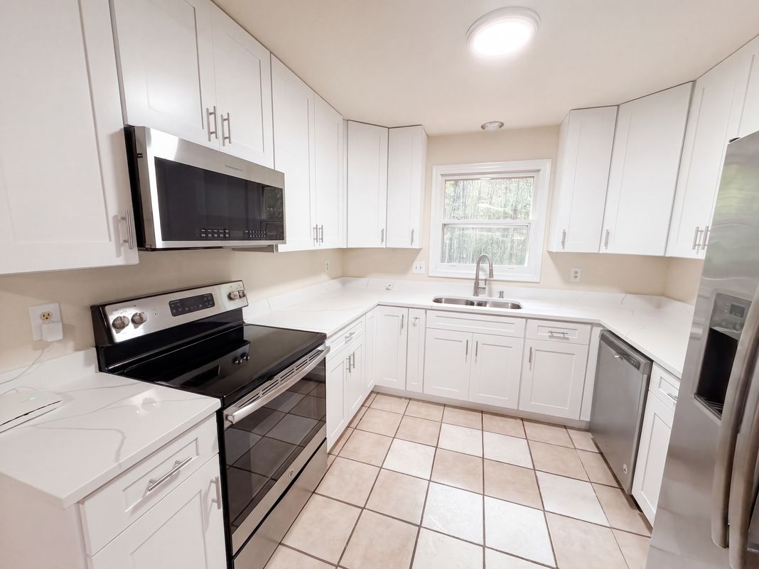 Property photo 2 of 12330 Deerhurst Dr