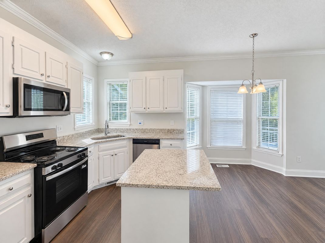 Property photo 2 of 6113 Remington Lake Dr