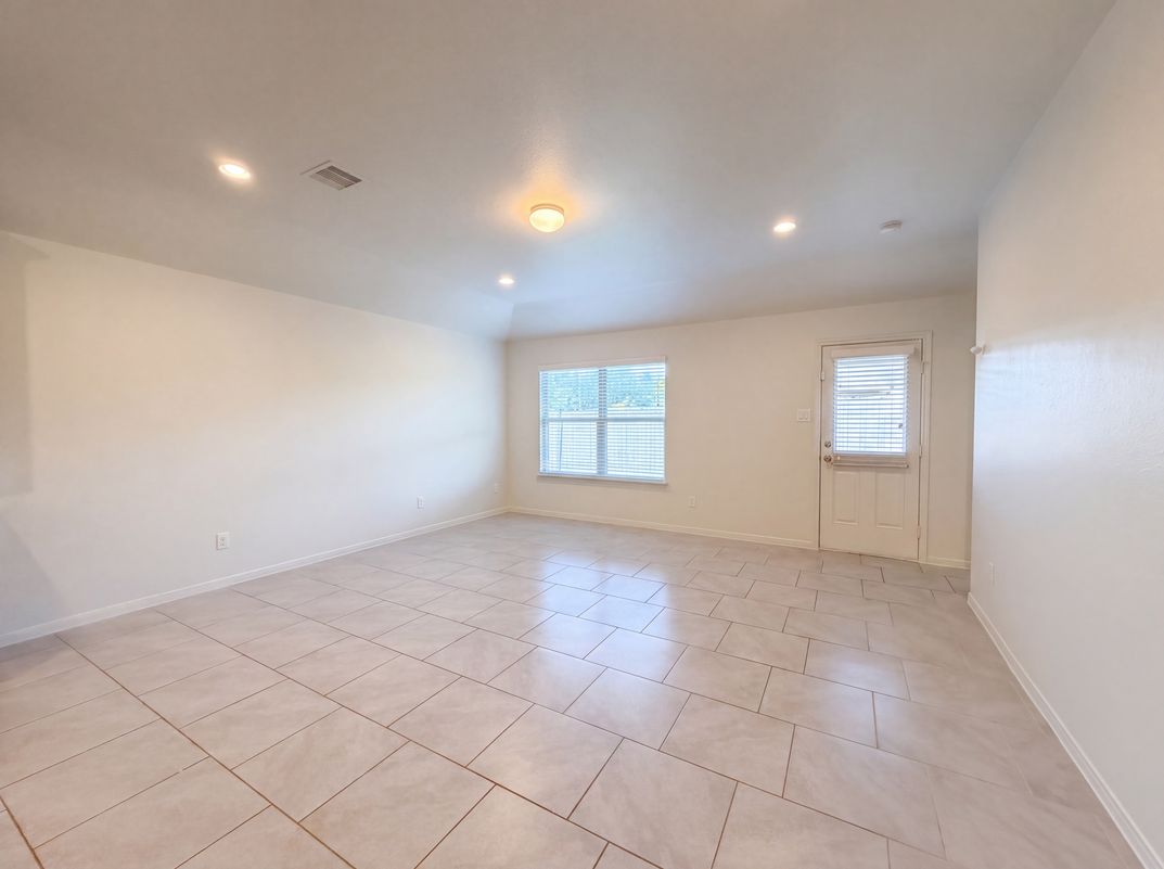 Property photo 3 of 8126 Gambrel Way