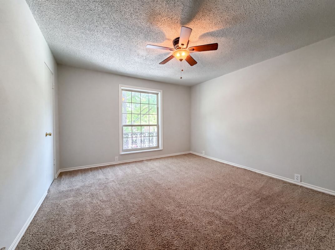 Photo 8 of 18 of 2503 McCue Rd, Houston, TX